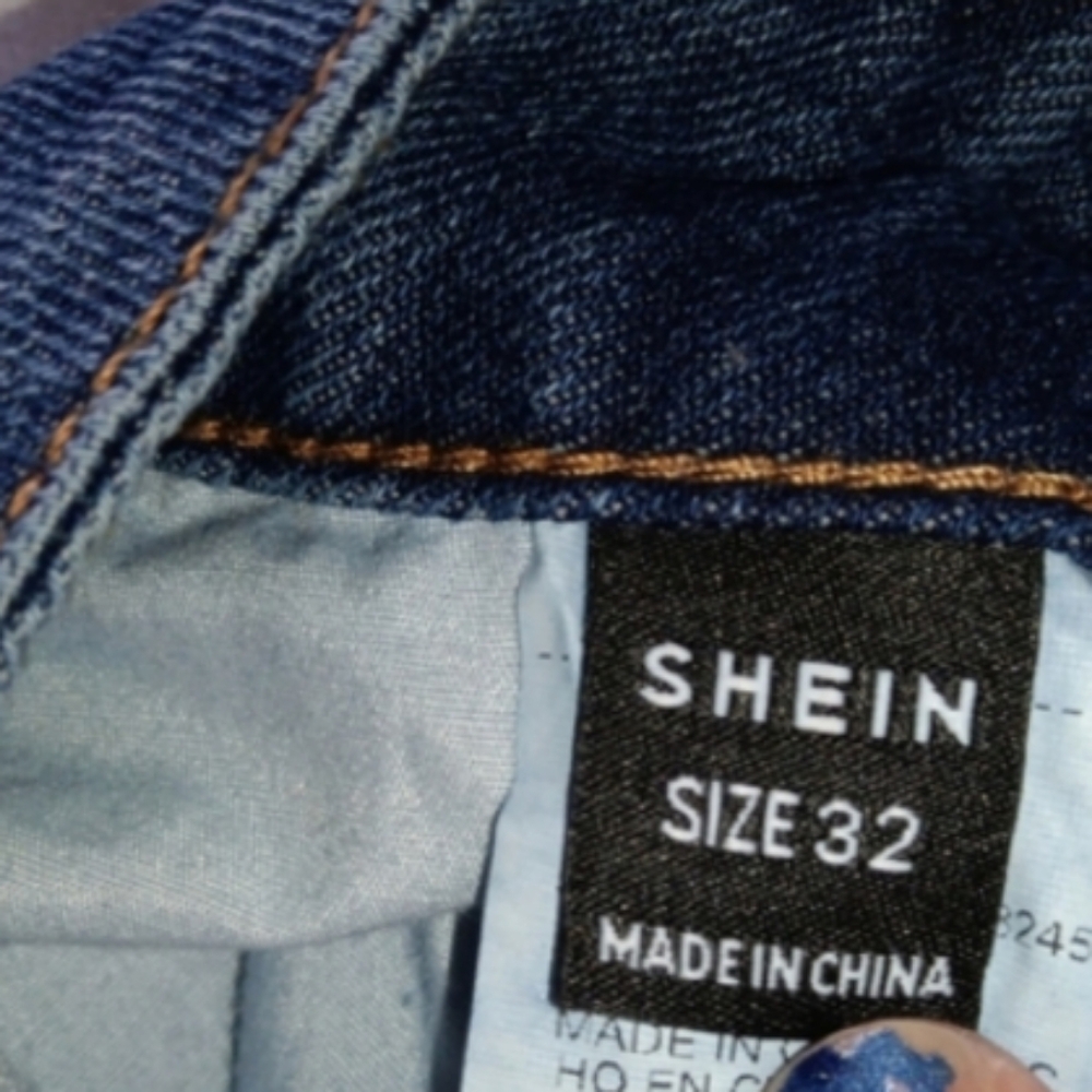 SHEIN Prive Blue Cropped Jeans with Pearl Accents - Picture 4 of 4